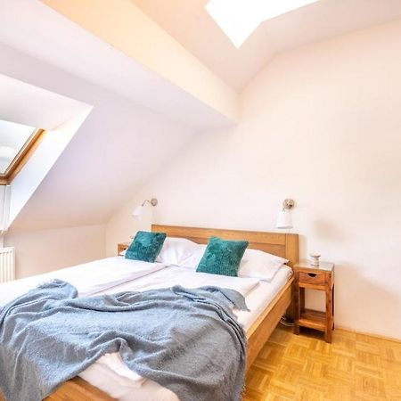 Templova - Old Town Large Apartment With Terrace Prága Kültér fotó