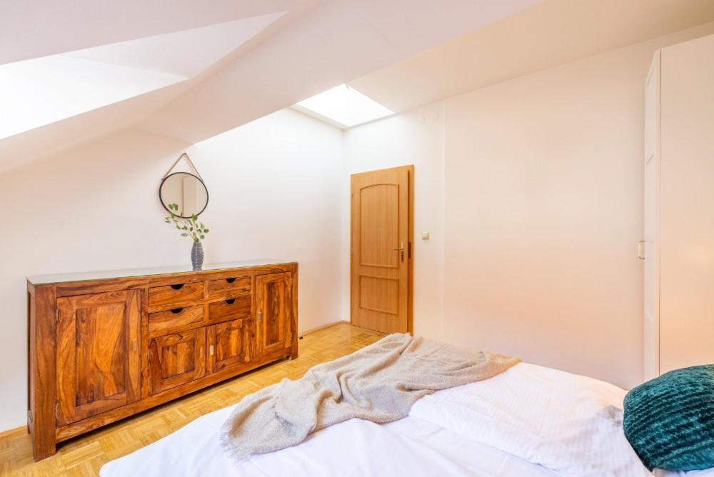 Templova - Old Town Large Apartment With Terrace Prága Kültér fotó