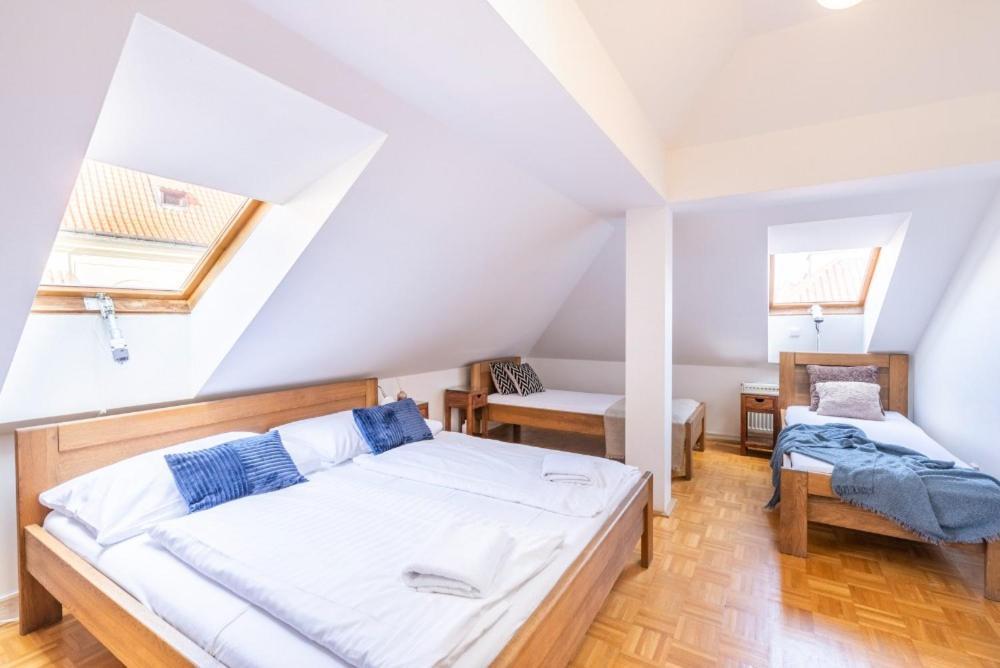 Templova - Old Town Large Apartment With Terrace Prága Kültér fotó